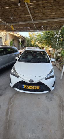 טויוטה יאריס