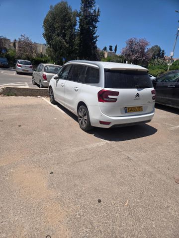 מודעת רכב סיטרואן C4 ספייסטורר