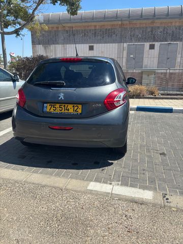 פיג'ו 208