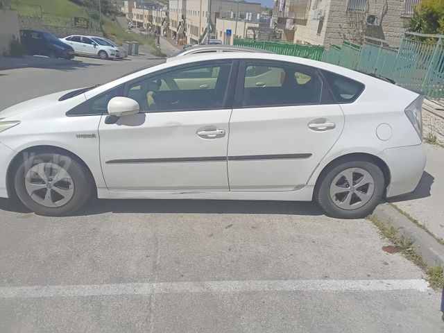 טויוטה פריוס