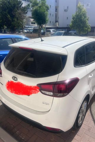 מודעת רכב קיה קארנס