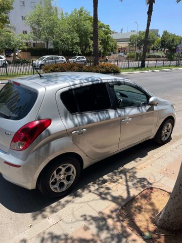 מודעת רכב יונדאי i20