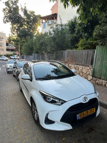 טויוטה יאריס