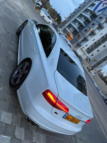 אאודי S8