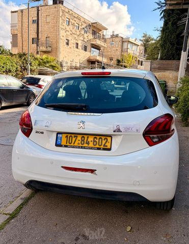 פיג'ו 208