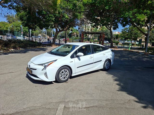 מודעת רכב טויוטה פריוס