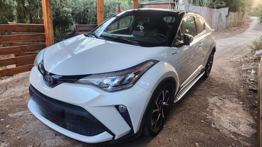 מודעת רכב טויוטה C-HR
