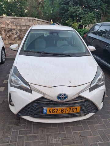 טויוטה יאריס