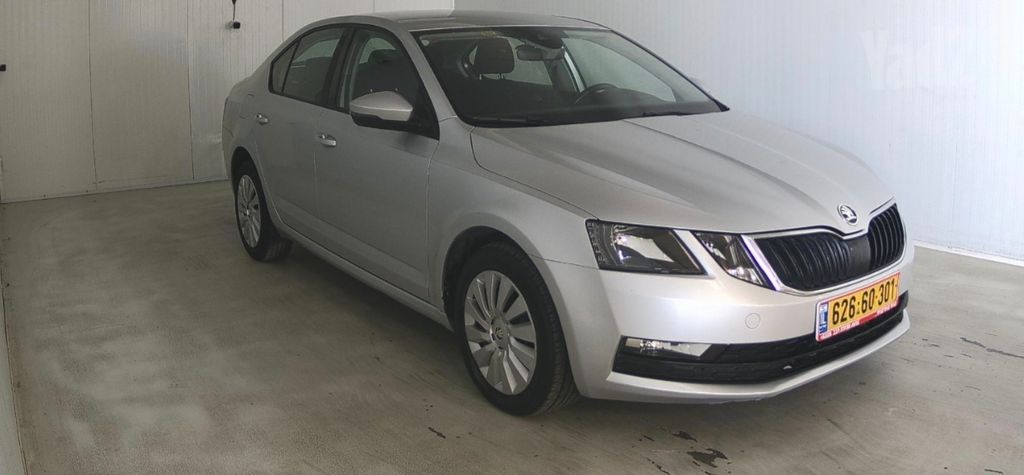 אוקטביה  Ambition אוט׳ בנזין סדאן 4 דל 1.0 (115 כ״ס)
