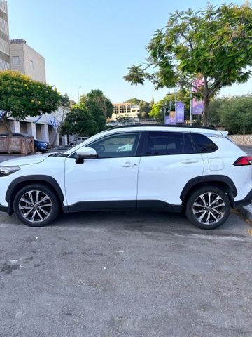 מודעת רכב טויוטה קורולה קרוס