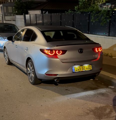 מאזדה 3
