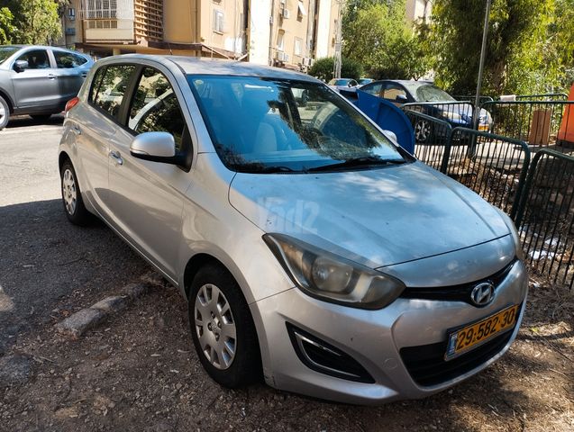 יונדאי i20