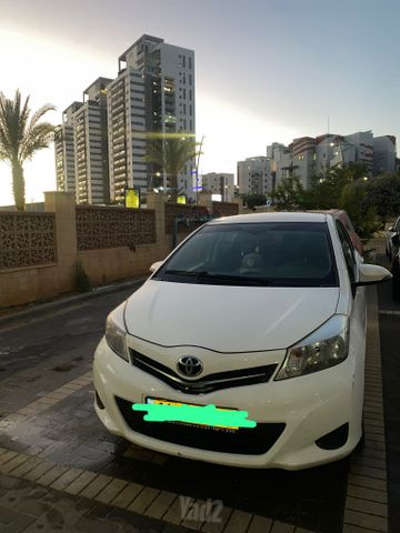 טויוטה יאריס