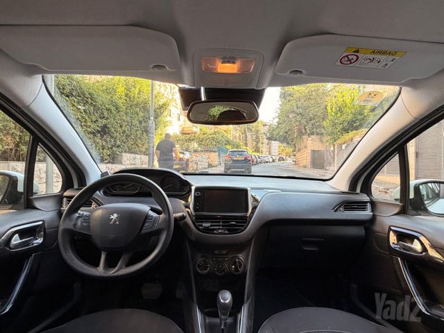פיג'ו 208