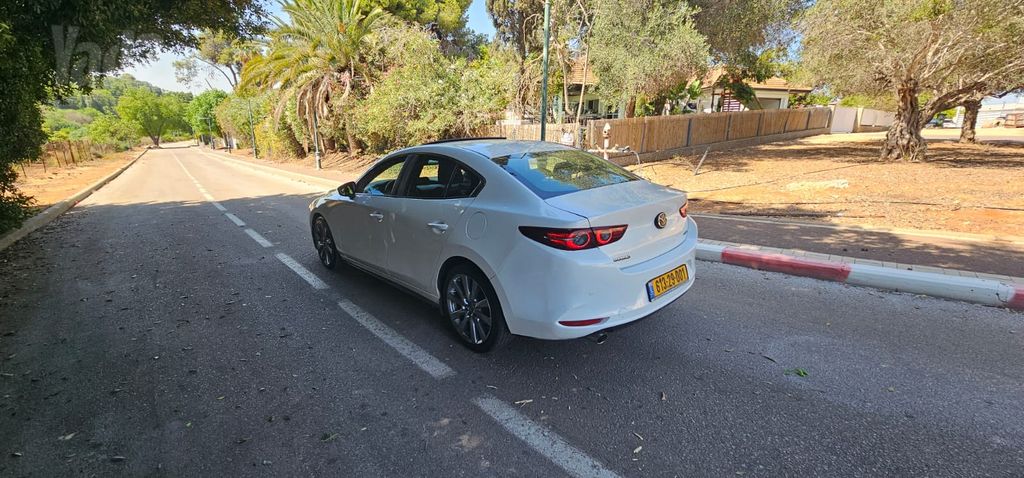 מאזדה 3