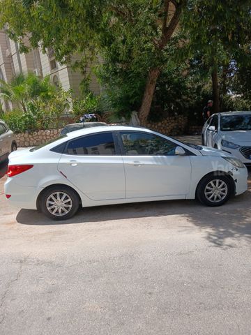יונדאי אקסנט i25