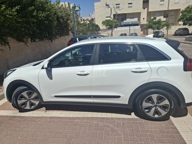קיה נירו