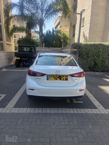 מאזדה 3