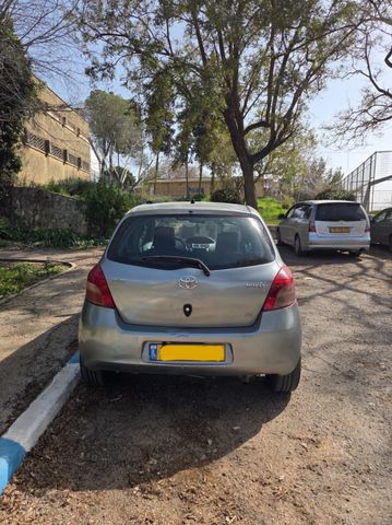 טויוטה יאריס