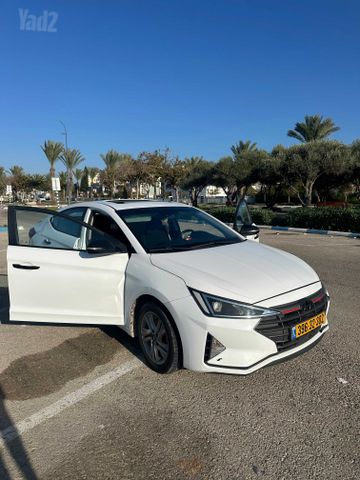 יונדאי אלנטרה