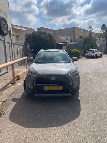 מודעת רכב טויוטה קורולה קרוס