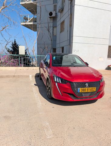 פיג'ו 208