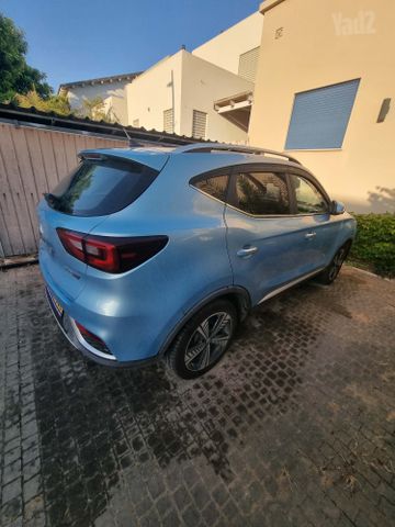 אם ג'י ZS