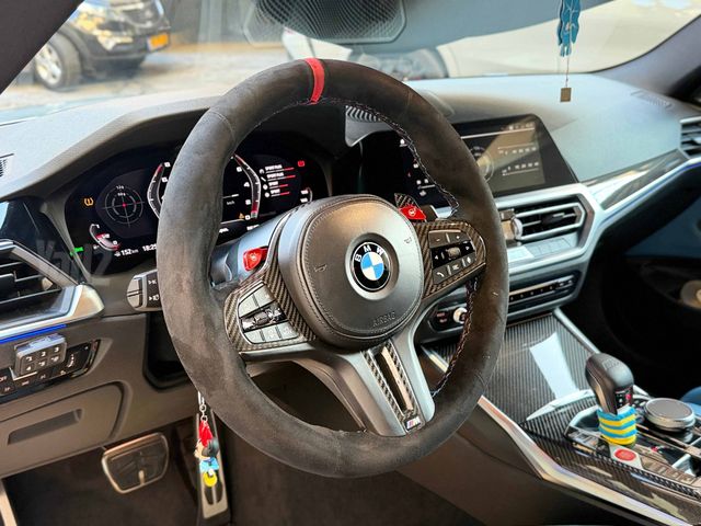 ב מ וו M4