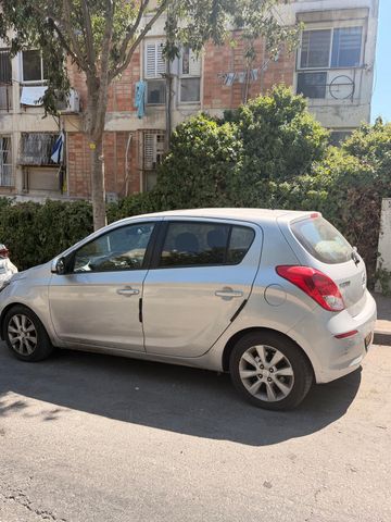 יונדאי i20