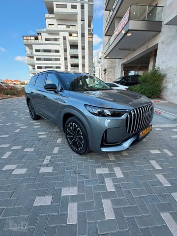 ג'אקו J8