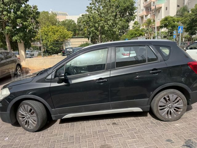 קרוסאובר GLX אוט׳ 1.6 (120 כ״ס)