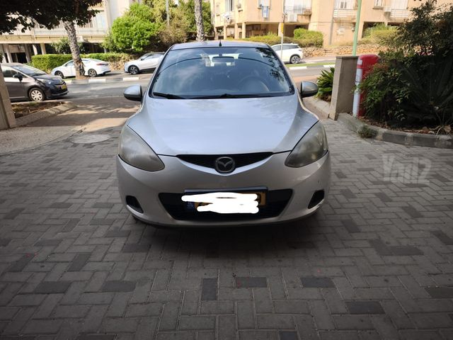 מודעת רכב מאזדה 2