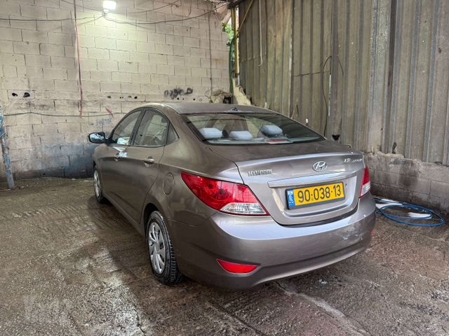 יונדאי אקסנט i25