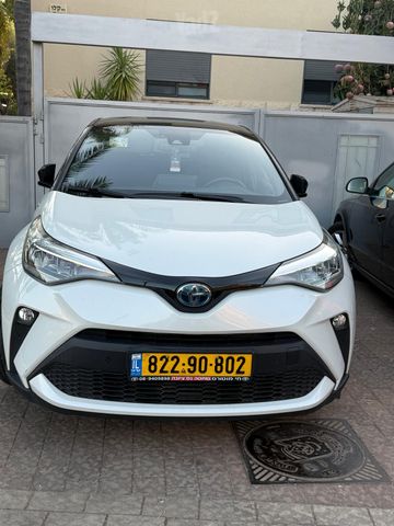 מודעת רכב טויוטה C-HR