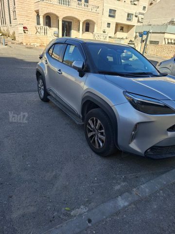 טויוטה יאריס קרוס