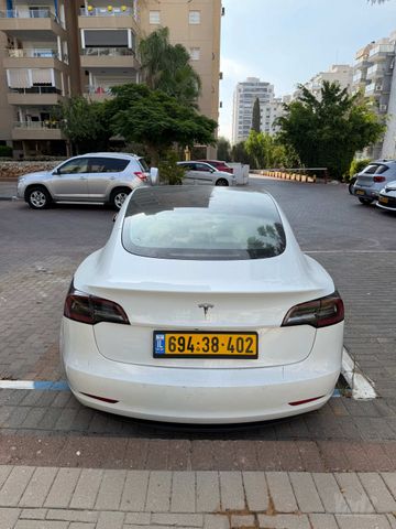 טסלה מודל 3