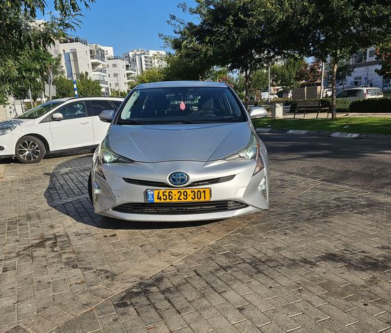 מודעת רכב טויוטה פריוס