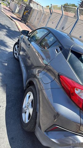 מודעת רכב טויוטה C-HR