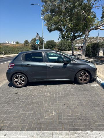 פיג'ו 208