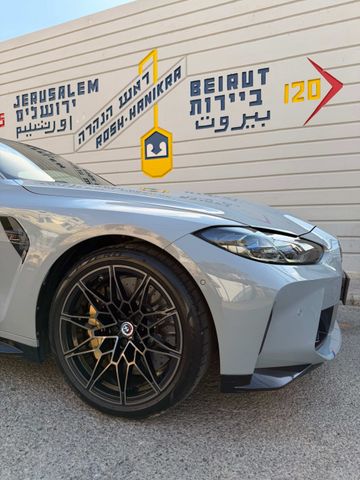 ב מ וו M4