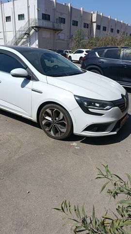רנו מגאן