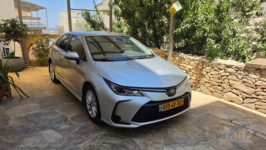 קורולה Sun היברידי אוט׳ 1.8 (98 כ״ס)