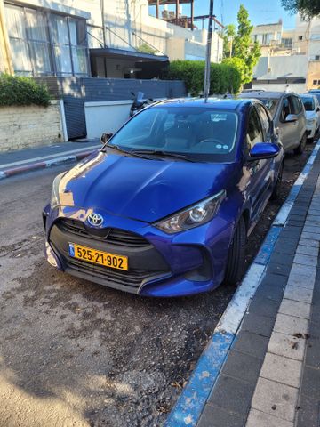 טויוטה יאריס