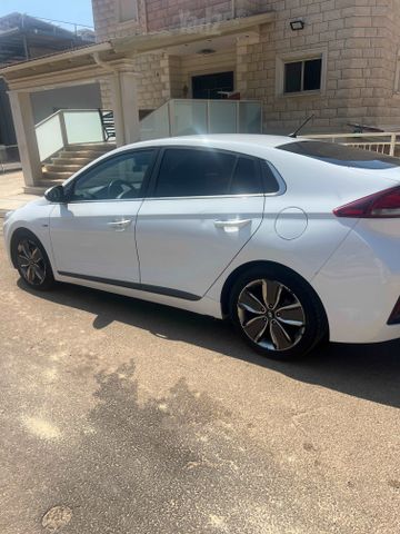 יונדאי איוניק