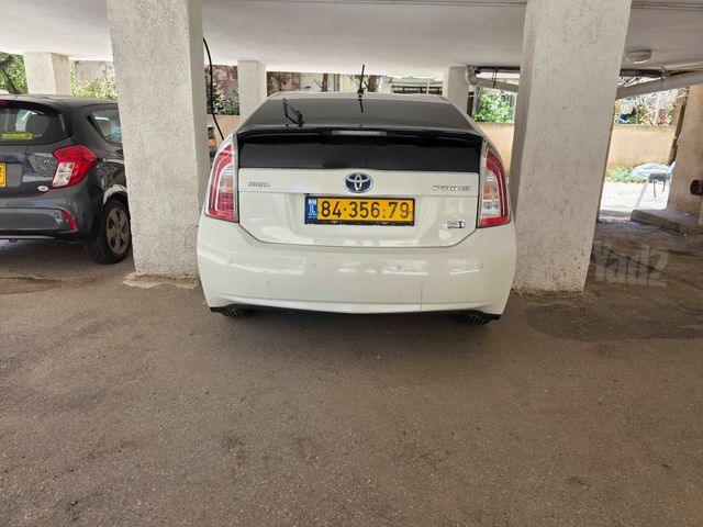 טויוטה פריוס