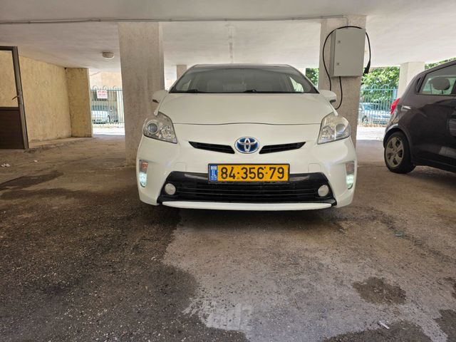 טויוטה פריוס