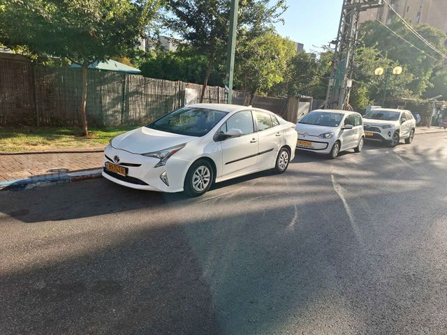 טויוטה פריוס