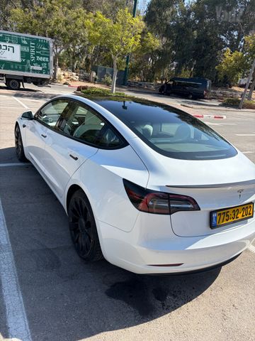 טסלה מודל 3