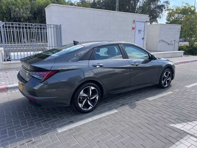 יונדאי אלנטרה