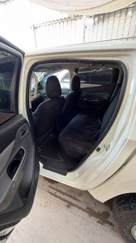 מיצובישי טרייטון / L200